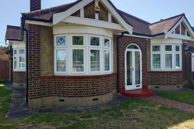 Bungalow for sale in Premier Avenue, Grays