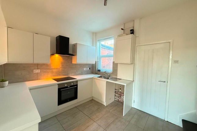 2 William Street, CASTLEFORD photo 3