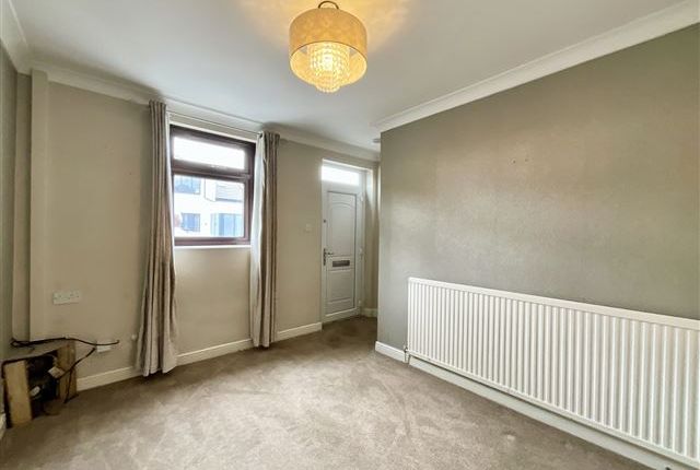 71, Westthorpe Road Killamarsh, Sheffield photo 2