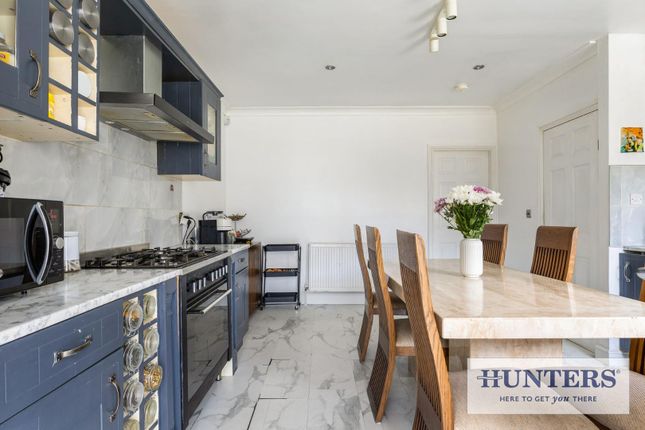41, Glenmere Mount, Leeds photo 4