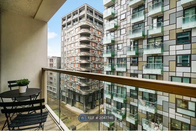 Flat to rent in Colbalt Point, London