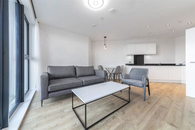 Flat 256 Baronet House, 9, Lakeside Drive, London photo 2