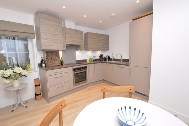Flat for sale in Cottage Walk, Godalming
