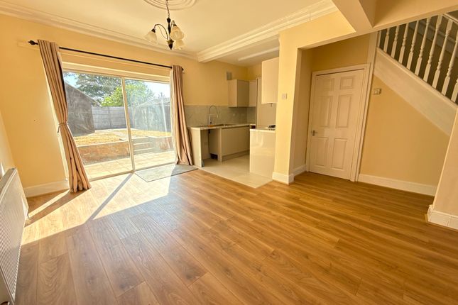 7 Pensnett Road, Brierley Hill photo 5