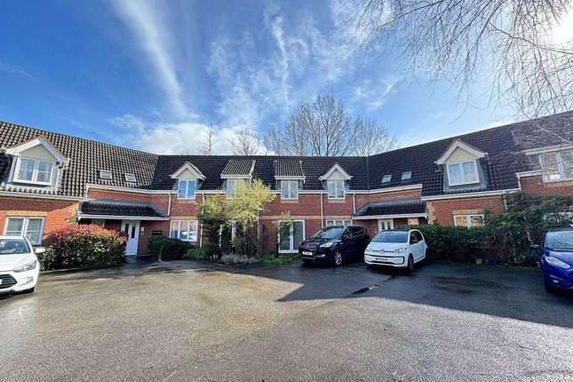 Thumbnail Flat for sale in Walkers Way, Kenilworth