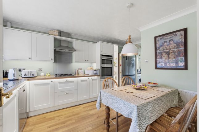 1 Manor Gardens, Leicester photo 2