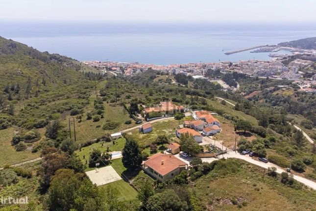 Thumbnail Farmhouse for sale in Street Name Upon Request, Castelo (Sesimbra), Pt