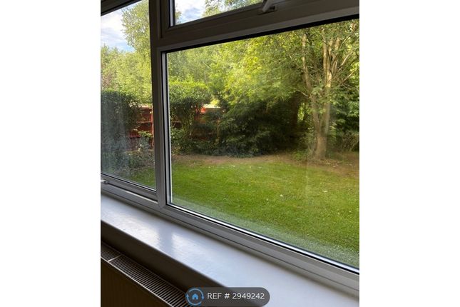 Riverside Close, Kings Langley photo 2