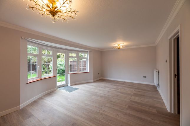 279 Southbourne Grove, Westcliff-on-Sea photo 4