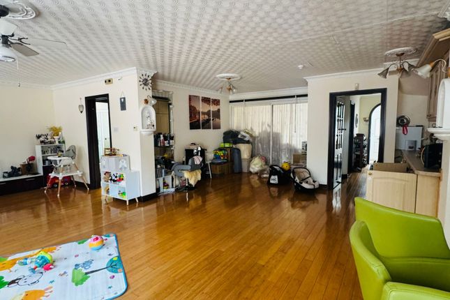 Stunning 6-Bed, 3-Bath Semi Detached Family Home To Rent