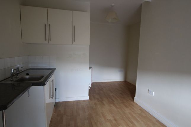 Flat B, 35 Commercial Street, Aberdare photo 3