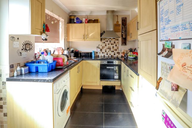 12, Cavendish Close, Kettering photo 4
