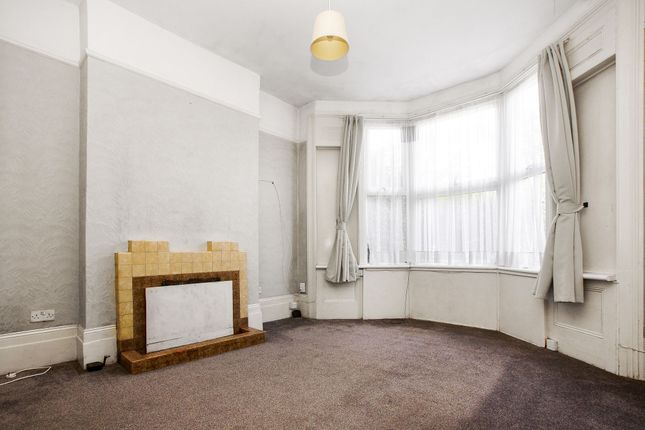 10 Linscott Road, London photo 3