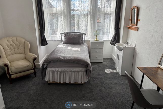 Ditton Court Road, Westcliff-On-Sea photo 3
