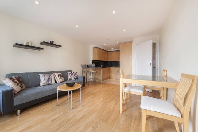 Flat 19, Collingwood House, 103, New Cavendish Street, London photo 3