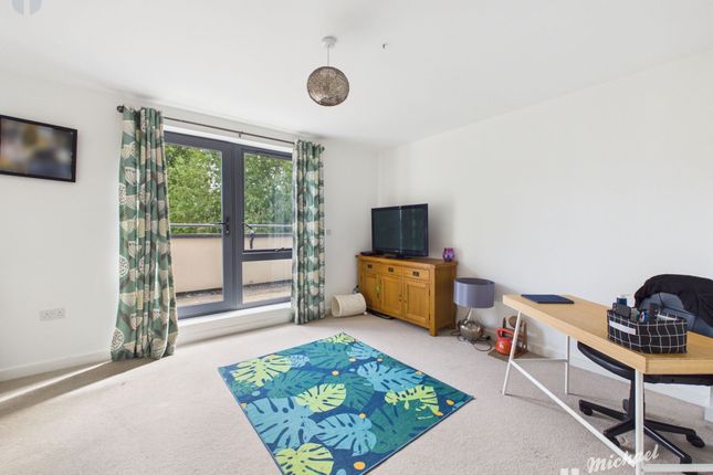 29 Mitchell Close, Aylesbury photo 2