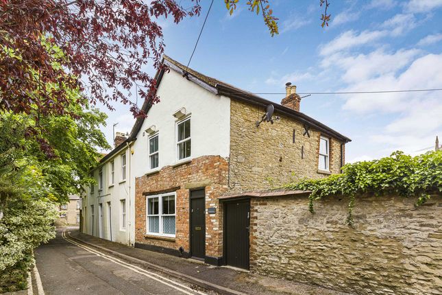 End terrace house for sale in Cemetery Road, Bicester