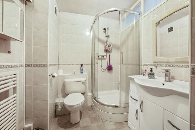 Flat for sale in The Hollies, New Wanstead, London