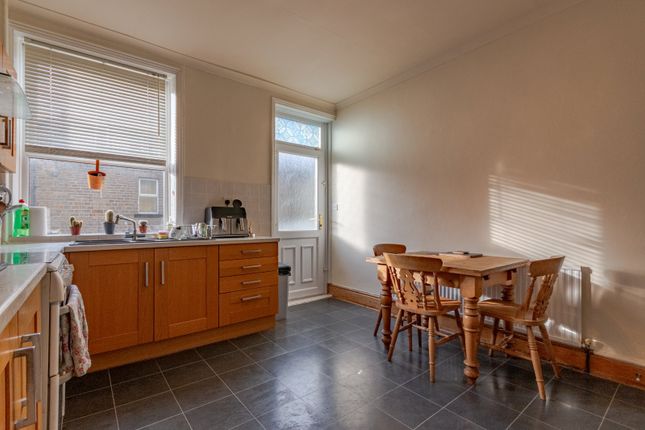 8, Belgrave Road, West Yorkshire photo 3