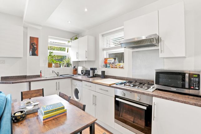 Garden Flat, 110, Wiverton Road, London photo 4