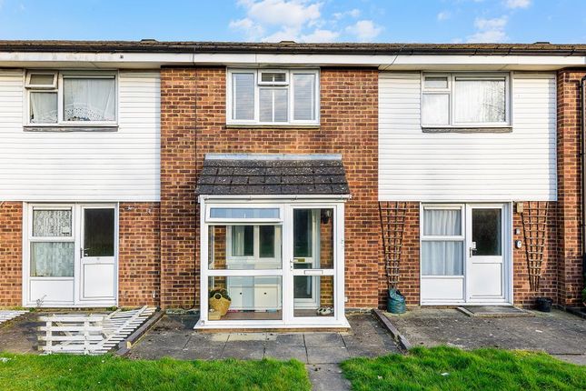 Thumbnail Terraced house for sale in The Penningtons, Amersham