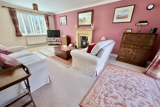 8, Drakes Meadow, Yeovil photo 4