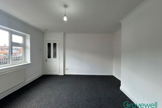 187 Springs Lane, Stalybridge photo 3