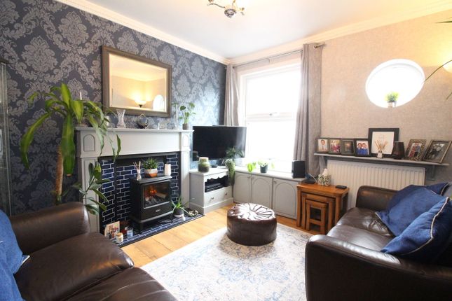 17, Enville Road, Kingswinford photo 3