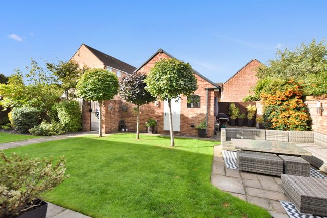 2, St. Annes Drive, Wakefield photo 4