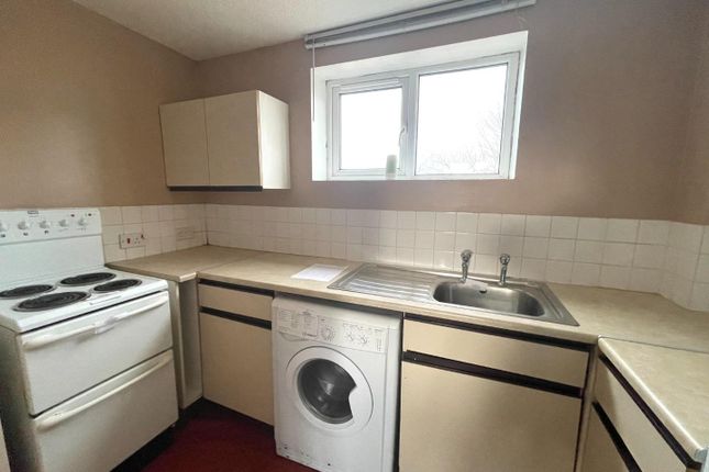 Flat 49, Old Market Court, George Street, Glastonbury photo 2