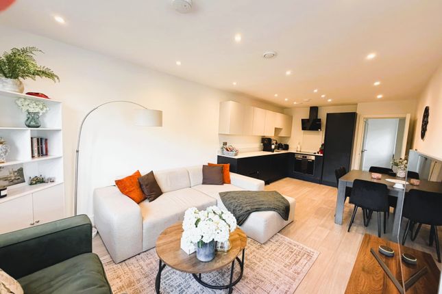 Flat 6, Nord Court, 274 Church Road, London photo 3