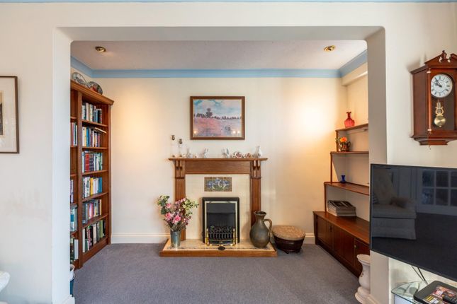 19, Brynfield Court, Swansea photo 4