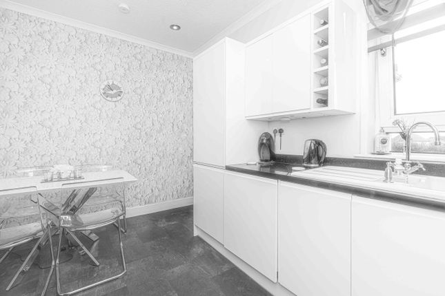 16, Old Perth Road, Cowdenbeath photo 4