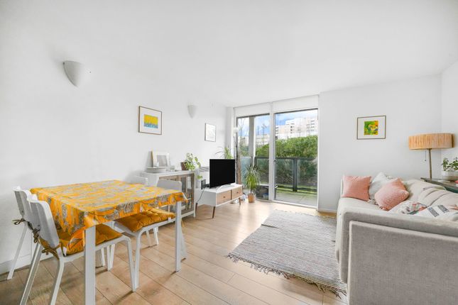 Flat 4, Kinnear Apts Chadwell Lane, London photo 2
