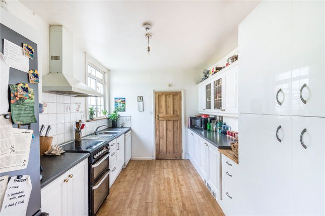 57, Bickersteth Road, London photo 3