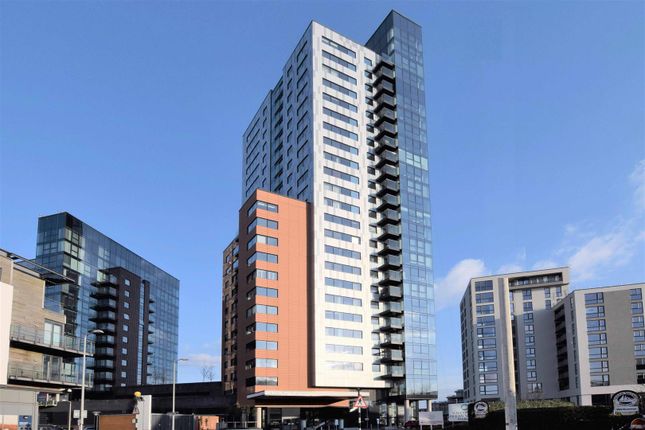 Flat for sale in The Moresby Tower, Admirals Quay Ocean Way, Ocean Village, Southampton