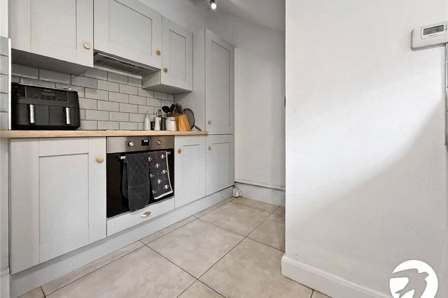 Flat 1, 110, Mount Harry Road, Kent photo 4