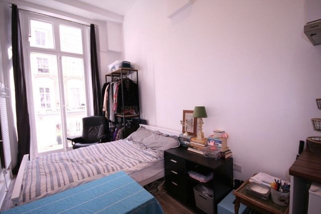 Studio to rent in Clanricarde Gardens, London