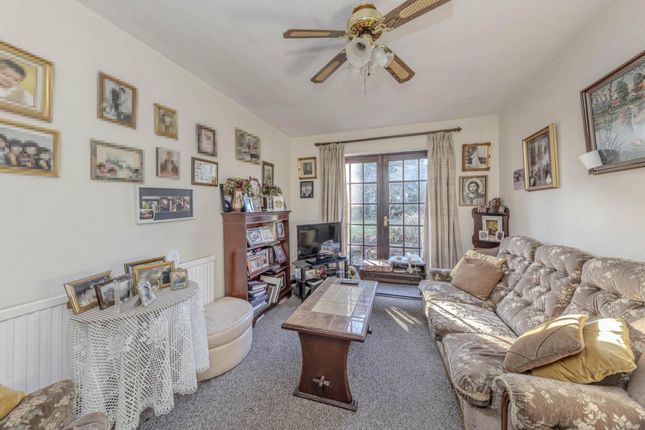 1 Poplar Drive, Stoke-On-Trent photo 3