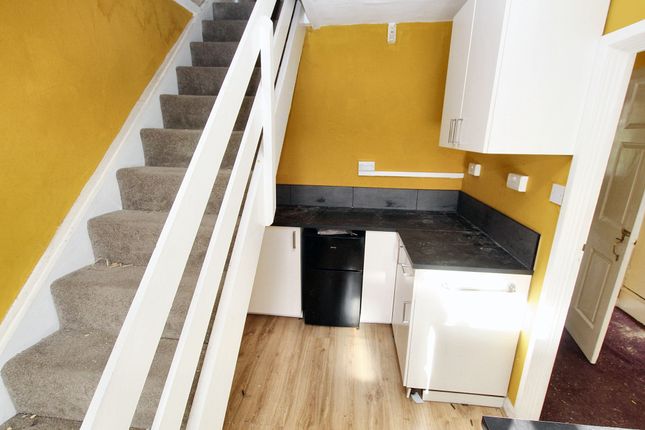 13a Rochdale Road, Todmorden photo 4