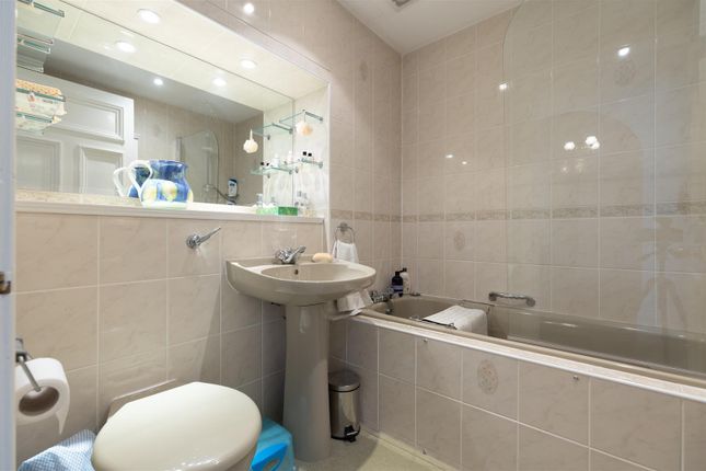 Flat for sale in Tay Street, Perth