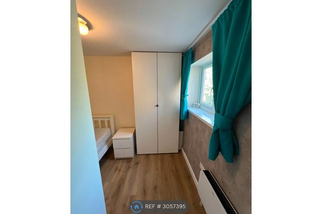 Flat, Brunel House Harrow Road, London photo 4