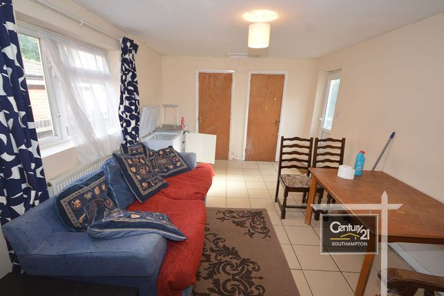 Mayfield Road, SOUTHAMPTON photo 2