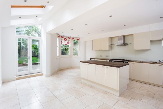 43, Beauval Road, London photo 2