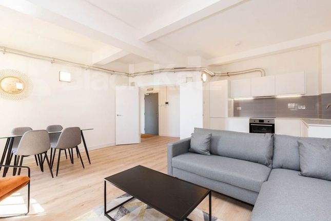 Springfield House lofts - Tyssen Street, London photo 4