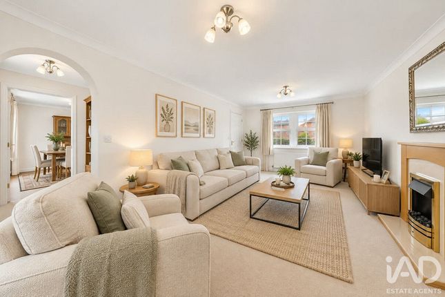 71, Longchamp Drive, Ely photo 2