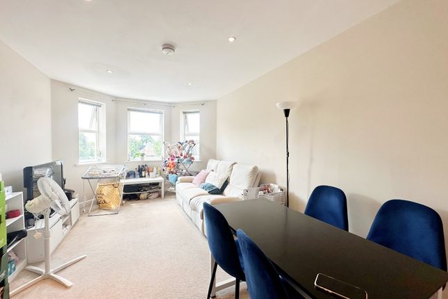 44, Elmhurst Court, Heathcote Road, Camberley photo 2