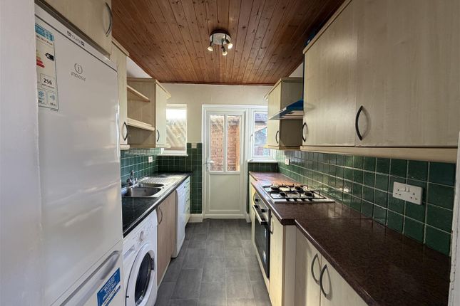 Palmers Court, New Southgate photo 4