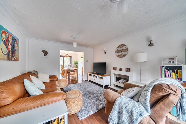 12, Lynn Way, Winchester photo 2