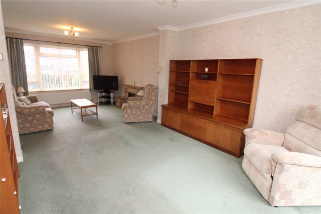 8, Bruce Close, Hampshire photo 2